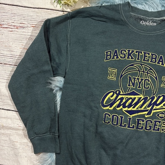 NWT Urban Outfitters Golden Hour Basketball NYC College Crewneck Sweatshirt - Picture 3 of 8